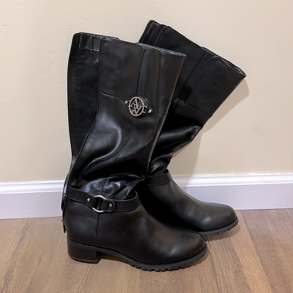 Adrienne Vittadini Size 8 black boots